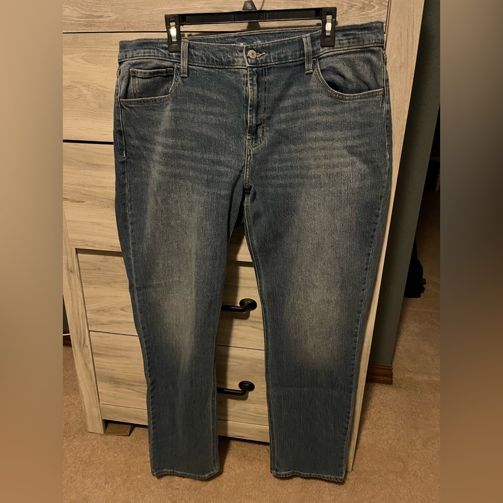 Old Navy Mid-Rise Wow Boyfriend Jeans in Blue